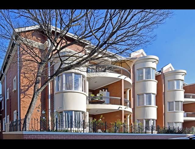 2 BEDROOM APARTMENT FOR SALE IN MELROSE NORTH